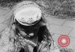 Standbild Jugendliche Holland Niederlande, 1955, aus Sekunde 21 historischem Filmmaterial Videoclip 65675071440