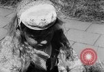 Standbild Jugendliche Holland Niederlande, 1955, aus Sekunde 22 historischem Filmmaterial Videoclip 65675071440
