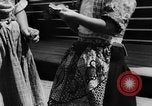 Standbild Jugendliche Holland Niederlande, 1955, aus Sekunde 30 historischem Filmmaterial Videoclip 65675071440