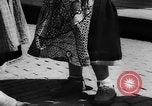 Standbild Jugendliche Holland Niederlande, 1955, aus Sekunde 32 historischem Filmmaterial Videoclip 65675071440