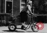 Standbild Jugendliche Holland Niederlande, 1955, aus Sekunde 55 historischem Filmmaterial Videoclip 65675071440