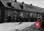 Standbild Jugendliche Holland Niederlande, 1955, aus Sekunde 60 historischem Filmmaterial Videoclip 65675071440