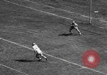 Standbild American Football Match Atlanta Georgia USA, 1955, aus Sekunde 12 historischem Filmmaterial Videoclip 65675071441