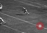 Standbild American Football Match Atlanta Georgia USA, 1955, aus Sekunde 13 historischem Filmmaterial Videoclip 65675071441