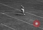 Standbild American Football Match Atlanta Georgia USA, 1955, aus Sekunde 14 historischem Filmmaterial Videoclip 65675071441
