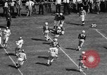 Standbild American Football Match Atlanta Georgia USA, 1955, aus Sekunde 20 historischem Filmmaterial Videoclip 65675071441