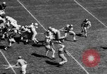 Standbild American Football Match Atlanta Georgia USA, 1955, aus Sekunde 23 historischem Filmmaterial Videoclip 65675071441