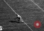 Standbild American Football Match Atlanta Georgia USA, 1955, aus Sekunde 31 historischem Filmmaterial Videoclip 65675071441