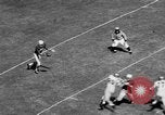 Standbild American Football Match Atlanta Georgia USA, 1955, aus Sekunde 43 historischem Filmmaterial Videoclip 65675071441