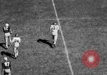 Standbild American Football Match Atlanta Georgia USA, 1955, aus Sekunde 51 historischem Filmmaterial Videoclip 65675071441
