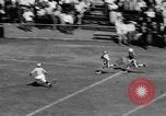 Standbild American Football Match Atlanta Georgia USA, 1955, aus Sekunde 61 historischem Filmmaterial Videoclip 65675071441