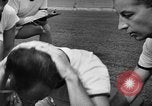 Image cadets sit-ups New Haven Connecticut USA, 1944, de la seconde 15 séquences d'archives historiques vidéo 65675071446