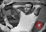 Image cadets sit-ups New Haven Connecticut USA, 1944, de la seconde 17 séquences d'archives historiques vidéo 65675071446