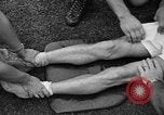 Image cadets sit-ups New Haven Connecticut USA, 1944, de la seconde 19 séquences d'archives historiques vidéo 65675071446