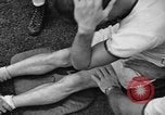 Image cadets sit-ups New Haven Connecticut USA, 1944, de la seconde 21 séquences d'archives historiques vidéo 65675071446