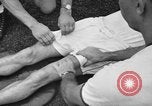 Image cadets sit-ups New Haven Connecticut USA, 1944, de la seconde 23 séquences d'archives historiques vidéo 65675071446