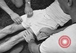 Image cadets sit-ups New Haven Connecticut USA, 1944, de la seconde 24 séquences d'archives historiques vidéo 65675071446