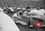 Image cadets sit-ups New Haven Connecticut USA, 1944, de la seconde 43 séquences d'archives historiques vidéo 65675071446