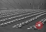 Image cadets sit-ups New Haven Connecticut USA, 1944, de la seconde 46 séquences d'archives historiques vidéo 65675071446