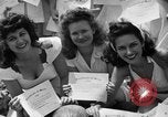 Immagine di Ragazze Port Arthur Texas USA, 1944, secondo 49 filmato di repertorio 65675071447