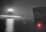 Image British bombe à hydrogène l'île Christmas, 1957, de la seconde 37 séquences d'archives historiques vidéo 65675071458