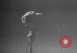 Image British bombe à hydrogène l'île Christmas, 1957, de la seconde 59 séquences d'archives historiques vidéo 65675071458