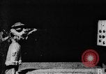 Immagine di Annie Oakley West Orange New Jersey USA, 1894, secondo 5 filmato di repertorio 65675071500