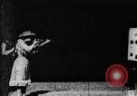 Immagine di Annie Oakley West Orange New Jersey USA, 1894, secondo 7 filmato di repertorio 65675071500