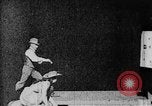 Immagine di Annie Oakley West Orange New Jersey USA, 1894, secondo 11 filmato di repertorio 65675071500