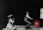Immagine di Annie Oakley West Orange New Jersey USA, 1894, secondo 12 filmato di repertorio 65675071500