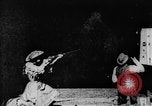 Immagine di Annie Oakley West Orange New Jersey USA, 1894, secondo 21 filmato di repertorio 65675071500