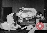 Image oreiller lutte West Orange New Jersey USA, 1897, de la seconde 29 séquences d'archives historiques vidéo 65675071524