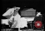 Image Girls in White robes de nuit ayant une bataille d'oreillers United States USA, 1893, de la seconde 5 séquences d'archives historiques vidéo 65675071525