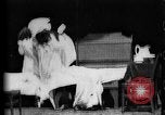 Image Girls in White robes de nuit ayant une bataille d'oreillers United States USA, 1893, de la seconde 10 séquences d'archives historiques vidéo 65675071525