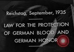 Immagine di Adolf Hitler dando appassionato di discorsi Germania, 1935, secondo 31 filmato di repertorio 65675071547
