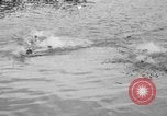 Standbild schwimmen Rennen Hawaii USA, 1916, aus Sekunde 16 historischem Filmmaterial Videoclip 65675071572