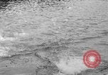 Standbild schwimmen Rennen Hawaii USA, 1916, aus Sekunde 20 historischem Filmmaterial Videoclip 65675071572