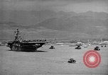 Standbild USS Franklin Hawaii USA, 1945, aus Sekunde 53 historischem Filmmaterial Videoclip 65675071579