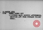 Standbild USS Franklin CV-13 von japanischen Bomben getroffen Pazifik, 1945, aus Sekunde 5 historischem Filmmaterial Videoclip 65675071580