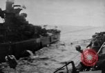 Standbild Bombardierung der USS Franklin Pazifik, 1945, aus Sekunde 17 historischem Filmmaterial Videoclip 65675071581