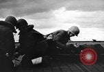 Standbild Bombardierung der USS Franklin Pazifik, 1945, aus Sekunde 40 historischem Filmmaterial Videoclip 65675071581