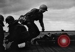 Standbild Bombardierung der USS Franklin Pazifik, 1945, aus Sekunde 42 historischem Filmmaterial Videoclip 65675071581