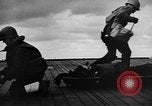 Standbild Bombardierung der USS Franklin Pazifik, 1945, aus Sekunde 43 historischem Filmmaterial Videoclip 65675071581