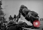 Standbild Bombardierung der USS Franklin Pazifik, 1945, aus Sekunde 46 historischem Filmmaterial Videoclip 65675071581