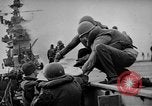 Standbild Bombardierung der USS Franklin Pazifik, 1945, aus Sekunde 49 historischem Filmmaterial Videoclip 65675071581