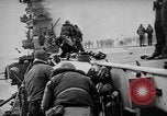 Standbild Bombardierung der USS Franklin Pazifik, 1945, aus Sekunde 53 historischem Filmmaterial Videoclip 65675071581