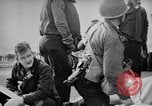 Standbild Bombardierung der USS Franklin Pazifik, 1945, aus Sekunde 58 historischem Filmmaterial Videoclip 65675071581