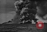 Standbild USS Franklin Pazifik, 1945, aus Sekunde 9 historischem Filmmaterial Videoclip 65675071582