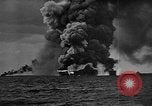 Standbild USS Franklin Pazifik, 1945, aus Sekunde 10 historischem Filmmaterial Videoclip 65675071582