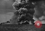 Standbild USS Franklin Pazifik, 1945, aus Sekunde 13 historischem Filmmaterial Videoclip 65675071582